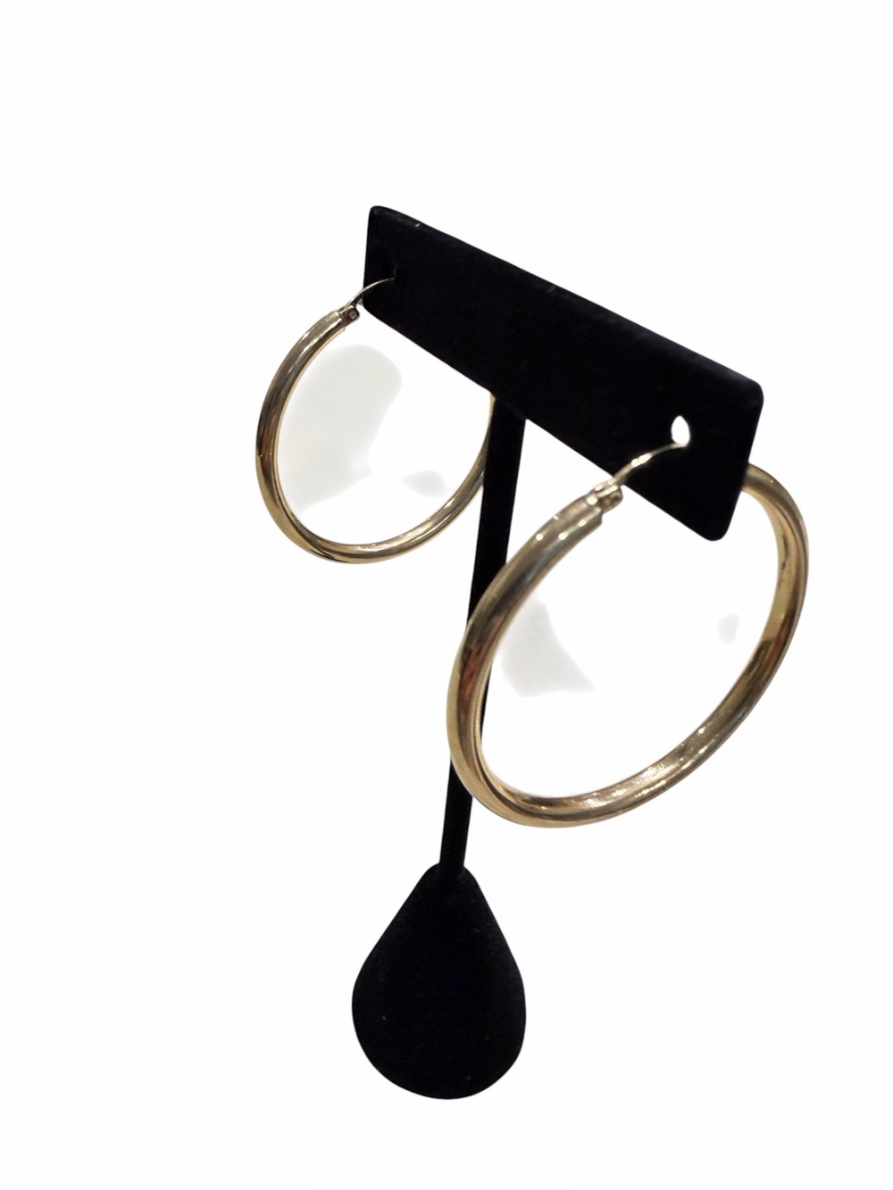 Gold Hoop 1 1/2” earrings 10k Classic and elegant
